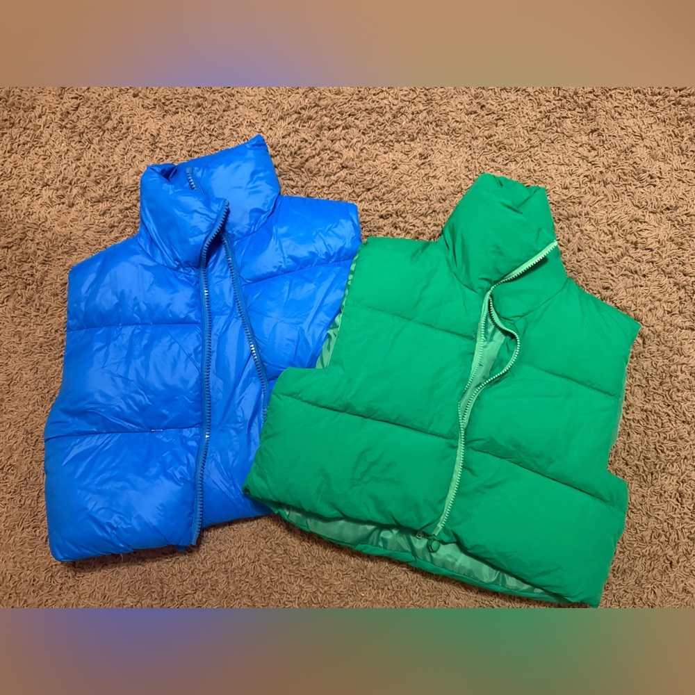 Cropped Puffer Vests Kelly Green Bright Blue medium lot set of 2
